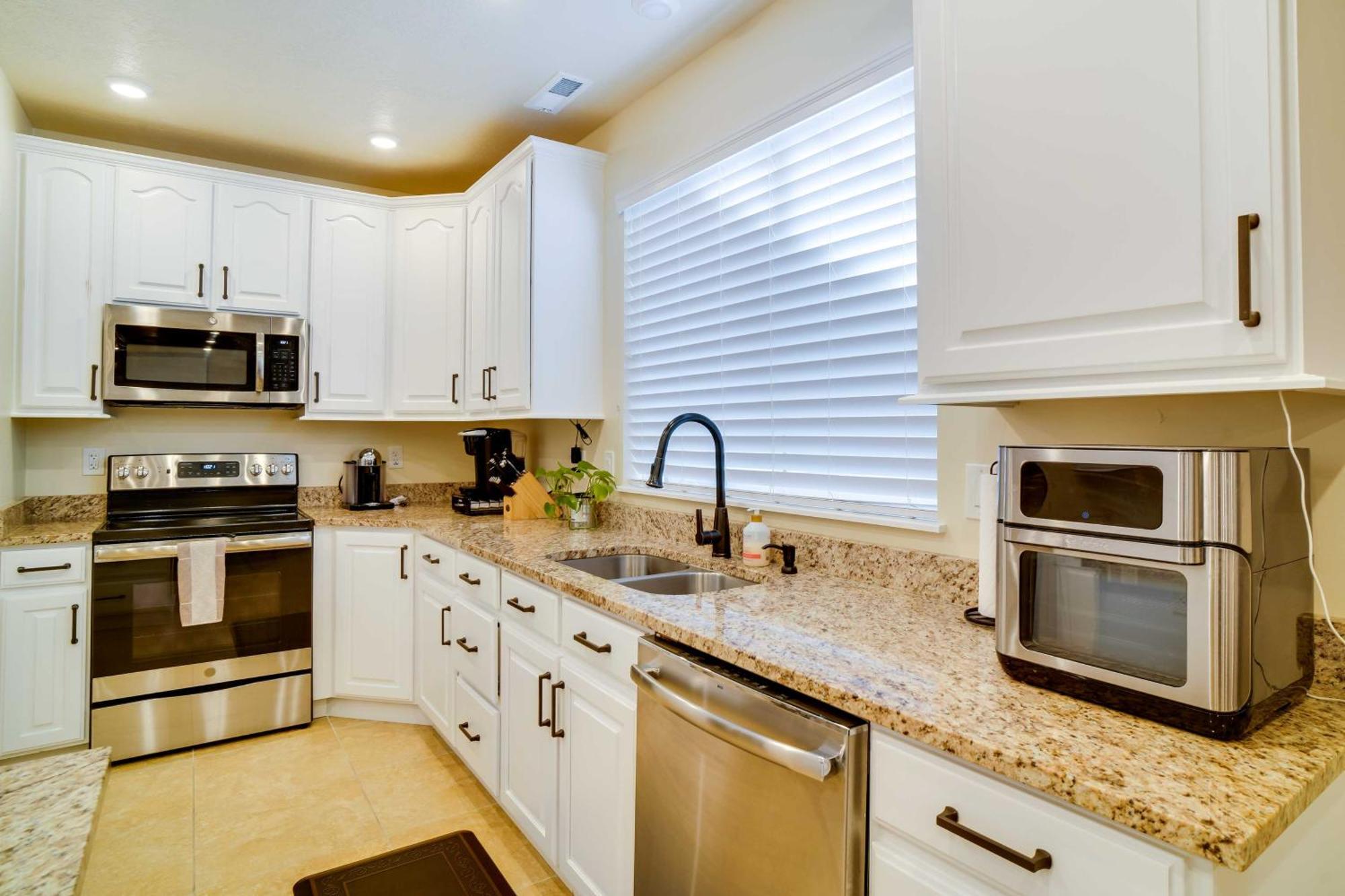 Contemporary Home With Grill Near Utah Lake! Saratoga Springs Экстерьер фото