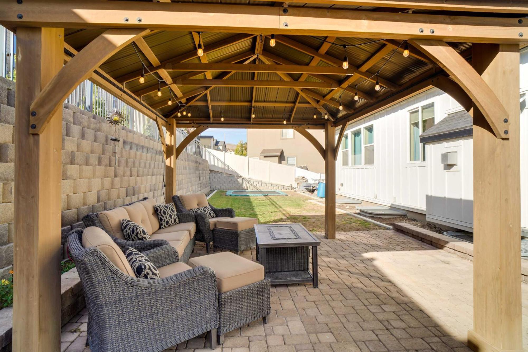 Contemporary Home With Grill Near Utah Lake! Saratoga Springs Экстерьер фото